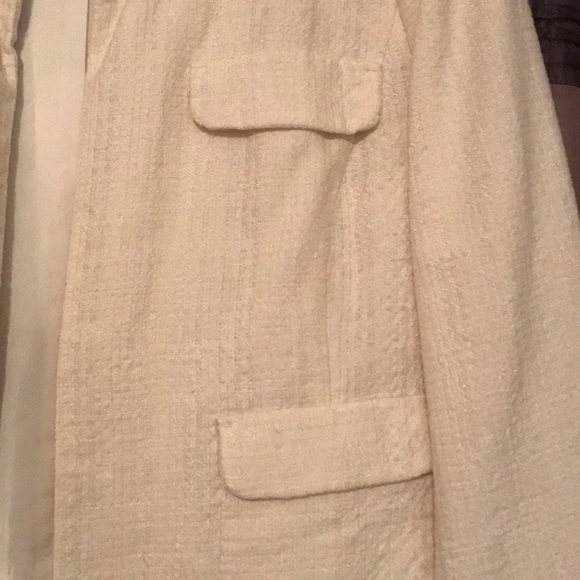 Cream colored blazer - Picture 2 of 4